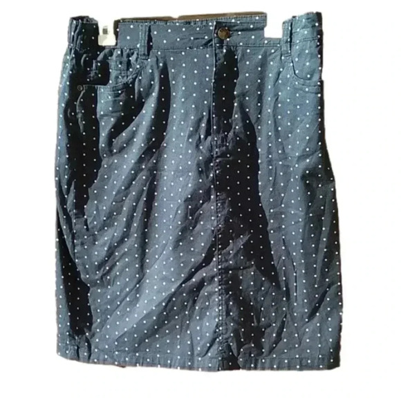 ❤️3/$18❤️ Polka dot high waisted skirt - Picture 1 of 2